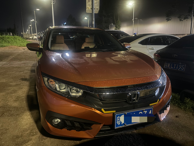 夜晚的汽车一份独特的风景
请问下大神们 的改装件都是在哪里买的推荐

