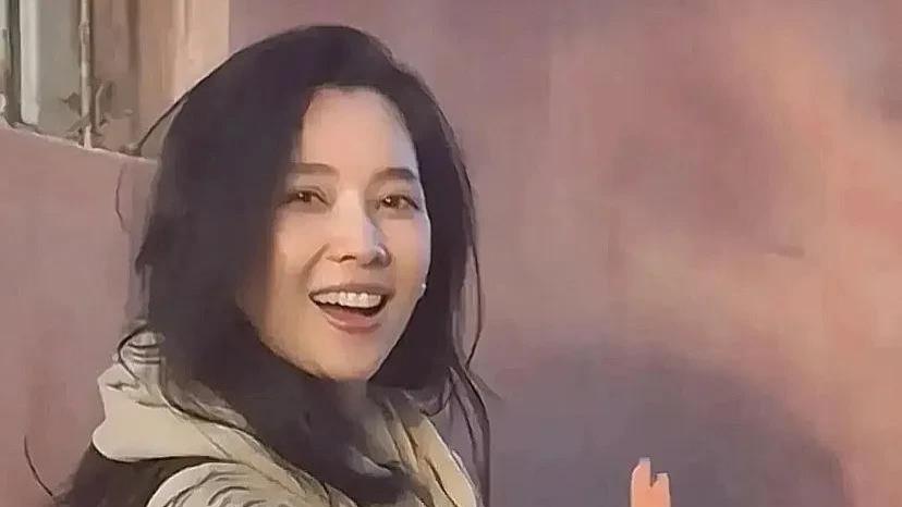 34岁森林北晒10年前旧照，素颜美到窒息，53岁汪峰眼光真独到！