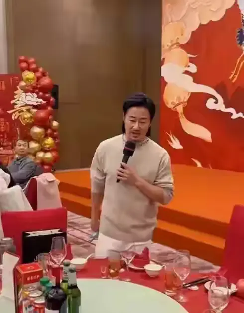 吴京给自己的父亲办八十大寿