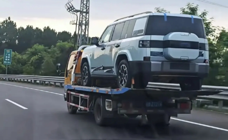 方程豹钛7官方说的很明白了。
结合申报和之前的情报基本确定就是2920轴距，49