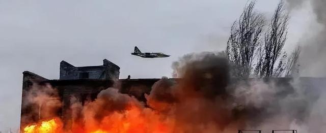 乌一边求和，一边将战火引到莫斯科，俄首都上空首次爆发空战。
在俄罗斯使用344架