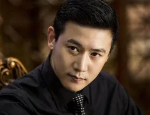 2016年，李路导演筹拍《人民的名义》，陈道明已经初步被确定出演男一号“侯亮平”