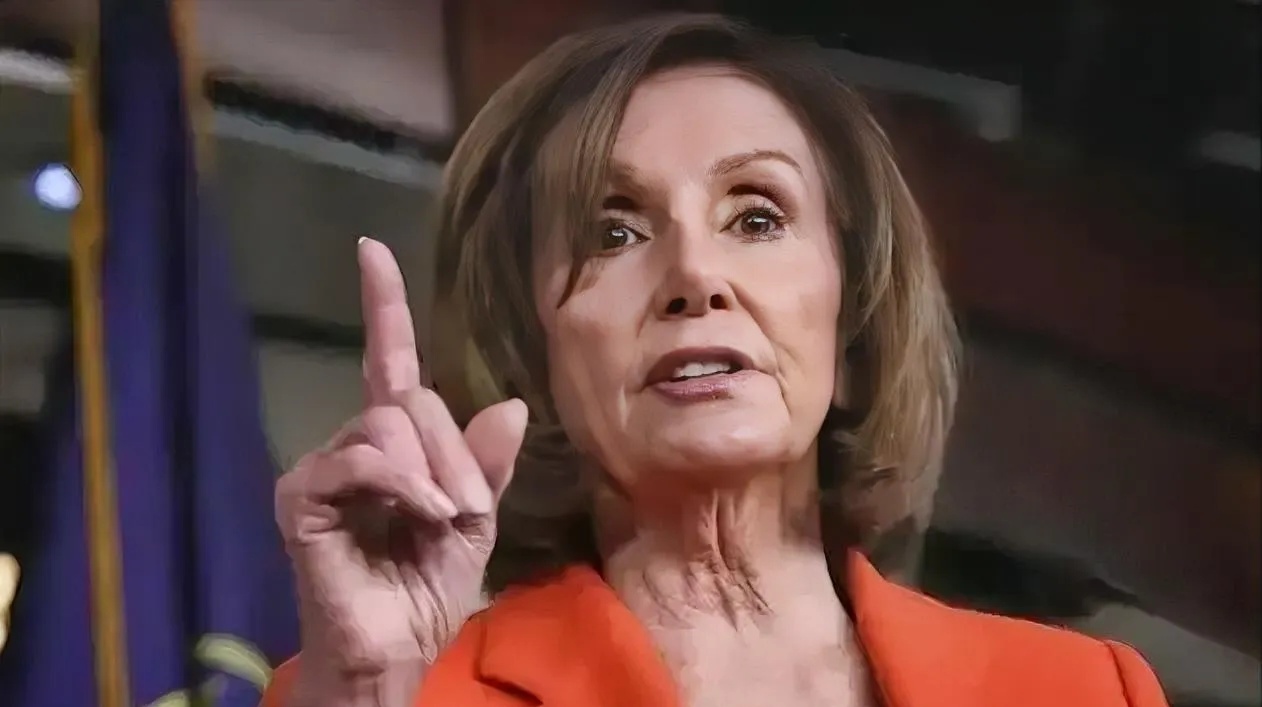 佩洛西公开喊话了！



美国民主党大佬、前众议长佩洛西7月23日公开表示，爱泼