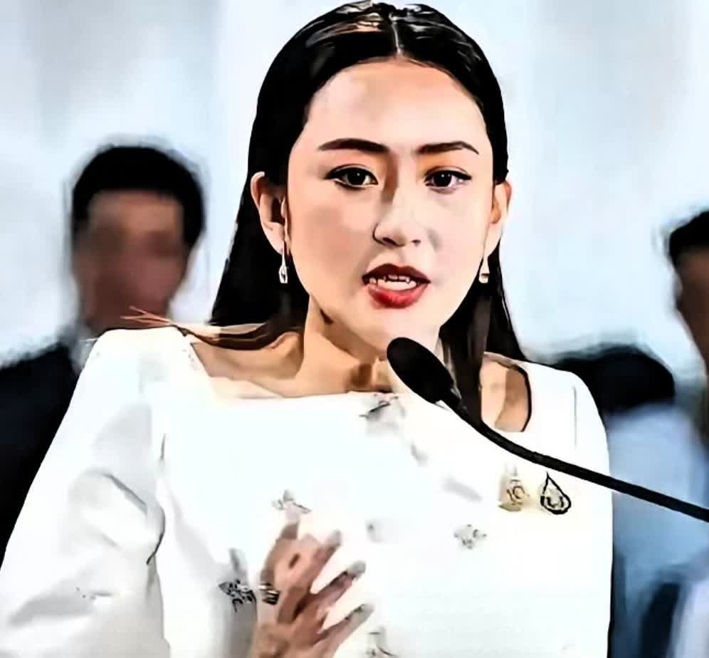 泰国前总理愁坏了！  

北京观礼门票拿在手里，去不去都是坑？  

这