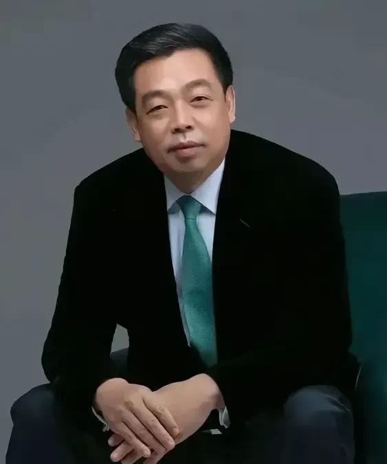 这是居然之家董事长汪林明，惊闻噩耗，说他跳楼了，是真的吗？
上周靚家居老板刚跳完