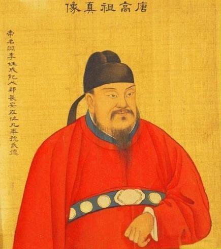 自北周以来，突厥汗国势力日盛，控弦百万。唐初，突厥为了称霸中原，极力扶植操控各种