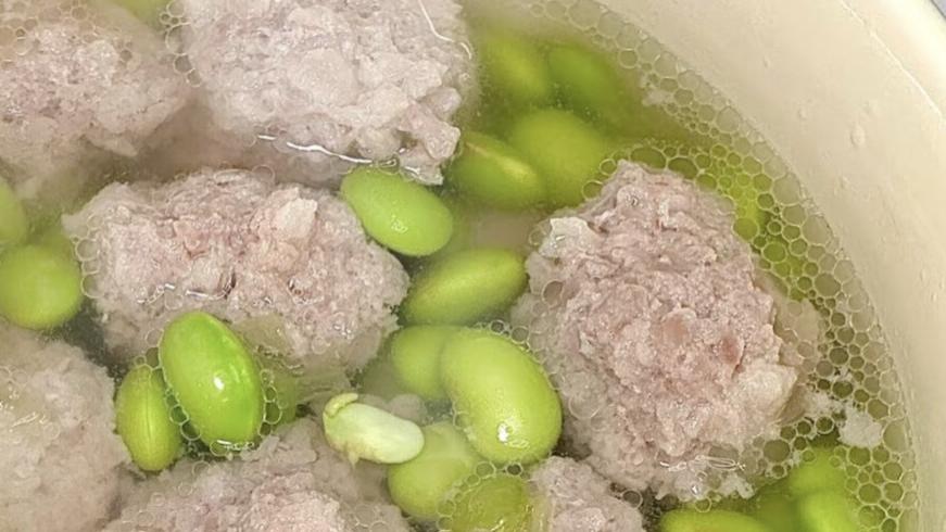这也太鲜了吧！毛豆丸子汤，绝对是被低估的家常美味！