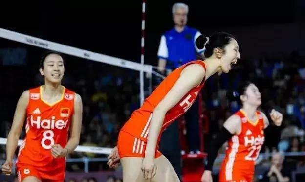 8月23日晚，中国女排在2025年女排世锦赛首战对阵墨西哥女排，以3比1逆转获胜