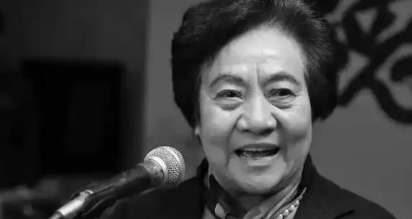 平民总理吴桂贤逝世了，百姓在网上自发举行了各种悼念活动，说实话，那年代的干部，大