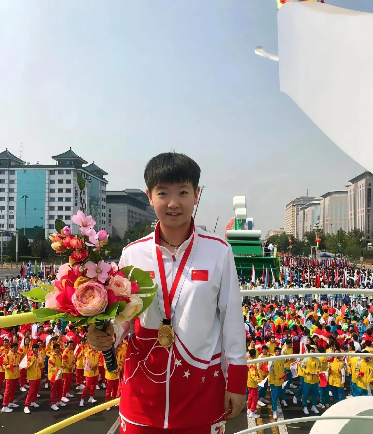有人嘲笑
莎莎那么厉害，
怎么没没去？
莎莎为什么没去，这不是跟简单明了的事吗？
