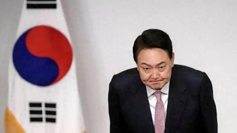 拒绝离开官邸不放权，尹锡悦力绑各方势力，韩军被拖入政坛风波