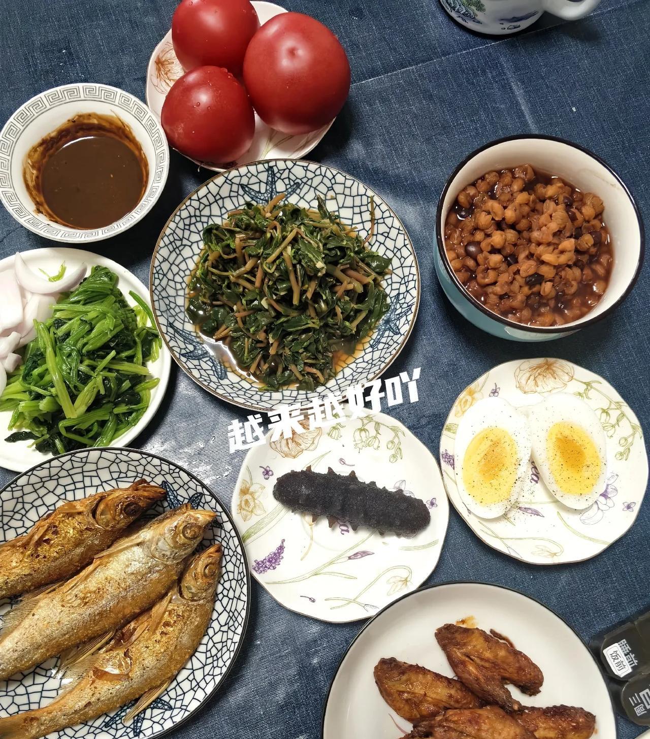 抗癌日记:今天的早餐吃的很匆忙
今天先生早餐的主食还是以大碴粥为主，鹅蛋和海参是