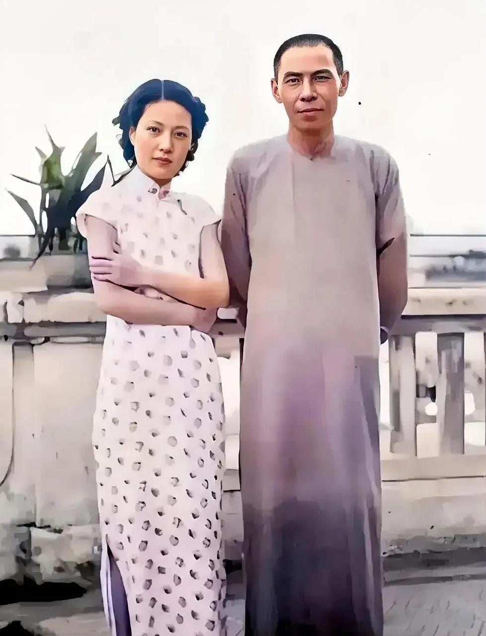 孟小冬年轻时有多美，这才是孟小冬年轻时的真实容貌，并非演员饰演，而是货真价实的本