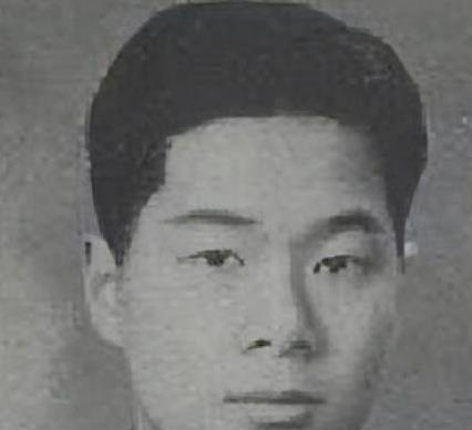1992年，一生生性风流，飞扬跋扈的孔令侃在纽约公寓里离世，去世时身边竟空无一人