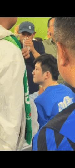 有人开始有组织的黑樊振东了，
他们混剪的视频如下，
要是仔细点看，就知道是故意的