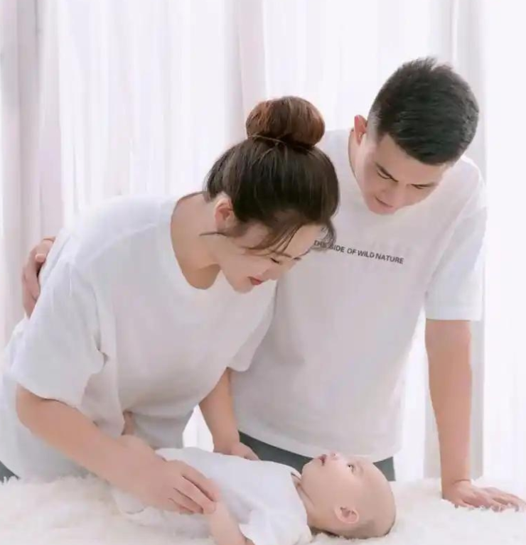 新疆墨玉，男子和妻子协议离婚，为了让妻子和儿子能有个好的生活环境，他主动把两套房