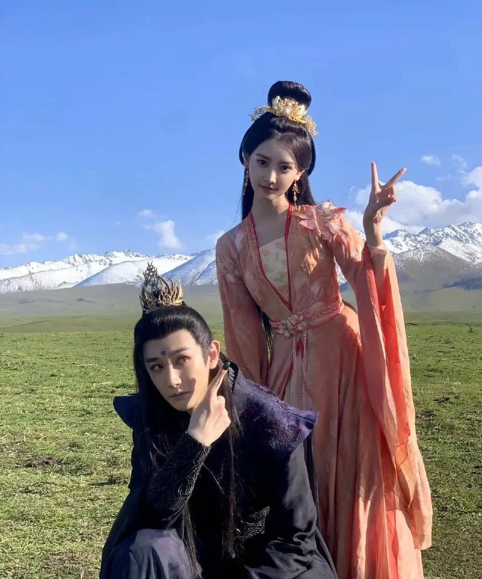 咦 ？？？古嗖！
哇达西怎么多了个表哥