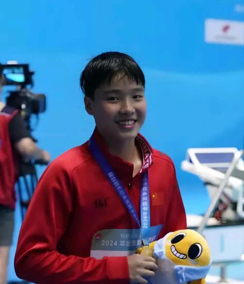 12岁的于子迪200混进了决赛！厉害！
本以为游到半决赛，来到了世界舞台就已经