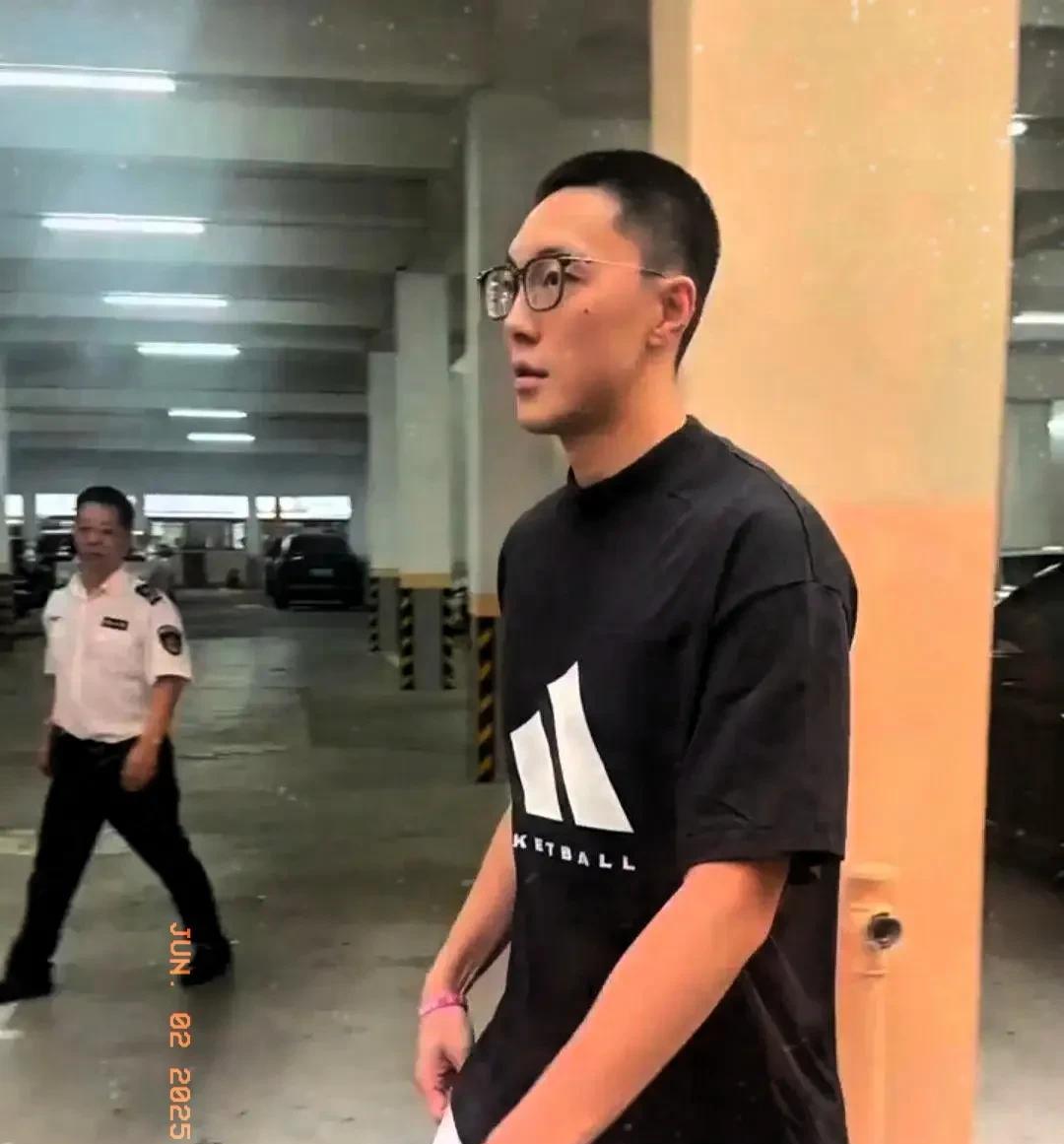 杜锋想在全运会夺金，最大对手不是辽宁，也不是浙江，更不是北京，而是广厦班底+周琦