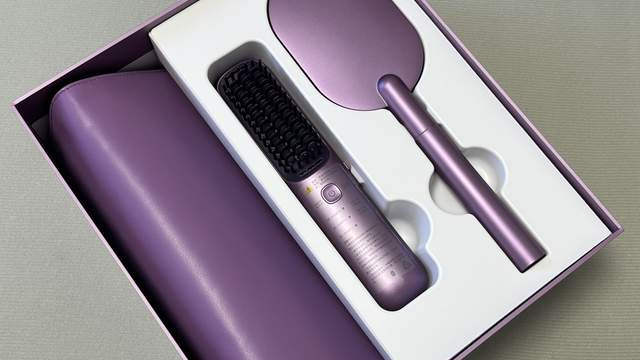 便捷与护发的完美融合，送女生的最好礼物，米家无线直发梳臻爱礼盒