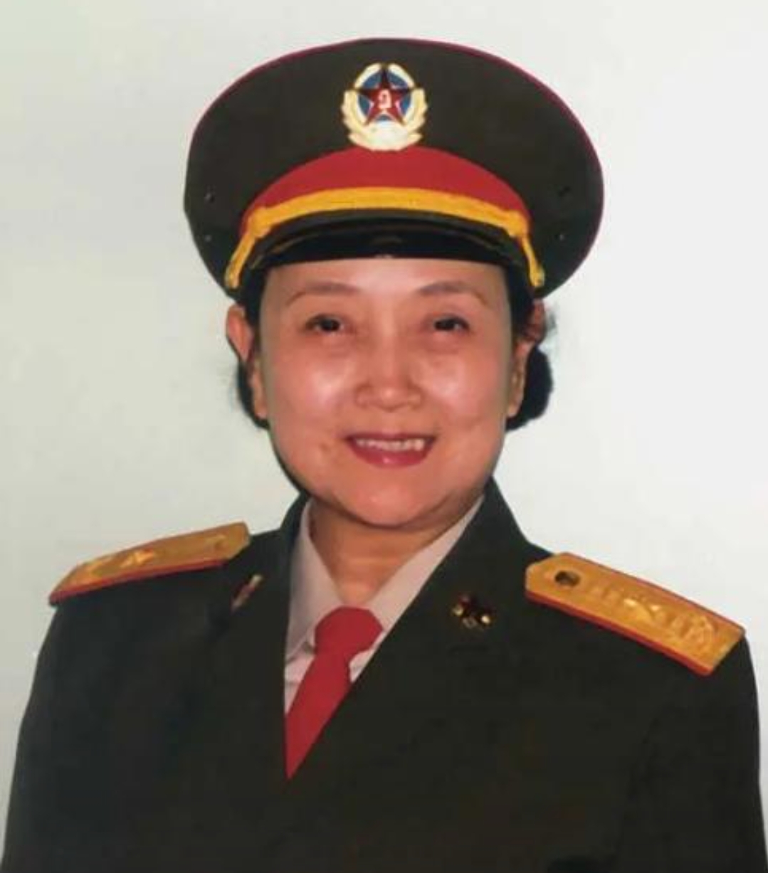 中国最美女演员，少将军衔