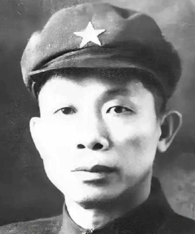 冯白驹没有授衔，这应该是比较遗憾的一件事。作为琼崖纵队司令员，在海南坚持革命30