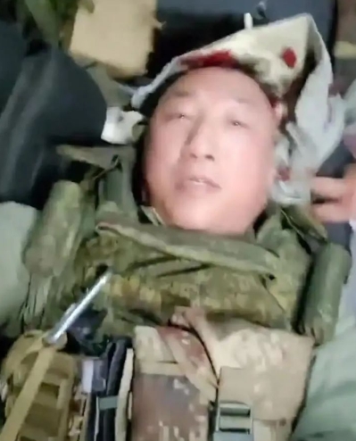 乌克兰的胆子太大了！中国记者卢宇光明明穿着记者的背心，还遭乌无人机袭击，此事不寻