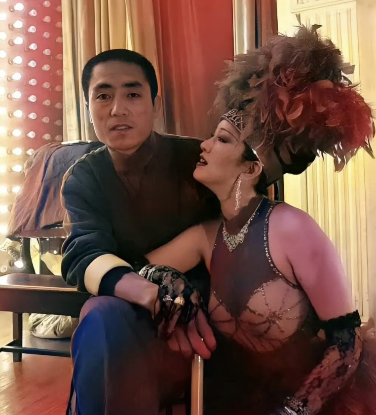 开始以为是P的，一搜发现是真的。
让子弹飞，多次致敬了这部电影。
这部电影其实也