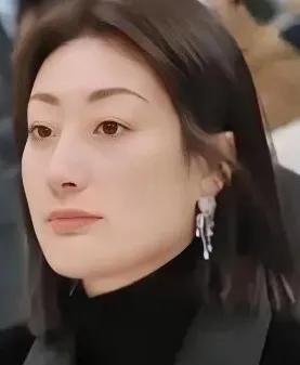 叔叔骂她自私自利，不管兄弟姐妹。面对偷来的亲情关系，她还要善良大度？14岁开始，