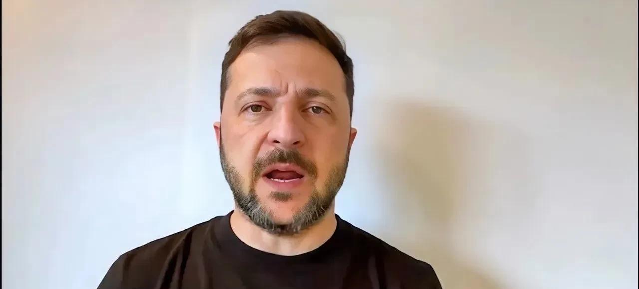 一反常态，泽连斯基明确表示将推动与俄罗斯和谈，以尽快结束战争。
泽连斯基这是怎么