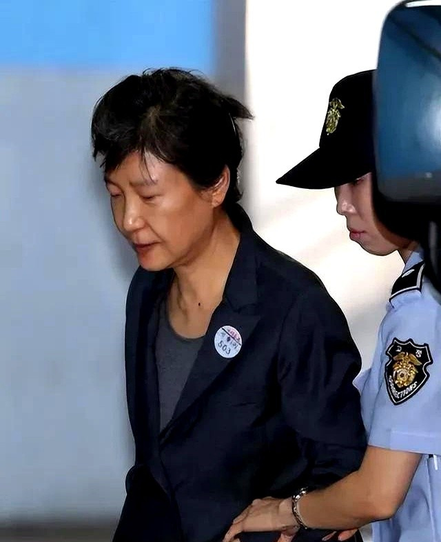 朴槿惠出狱为何又站队？











---











谁能
