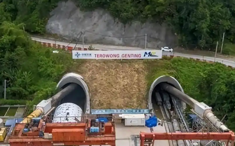 马来西亚是个十足的小人国家！面对中国毁约赖账361亿，想去捧日本臭脚，却被日本一脚踹开…