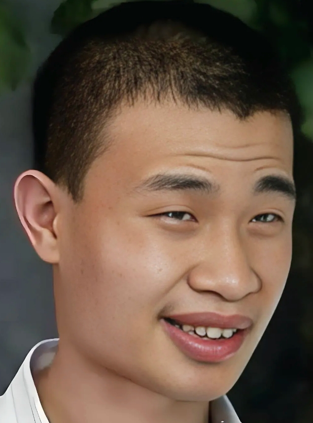 韦东奕的家人终于坐不住了。
他是数学界不折不扣的天才，
可现实存在一个棘手问题—