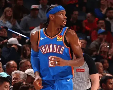 雷霆今日对阵勇士，赛前主帅戴格诺特谈到了亚历山大的领导力。
