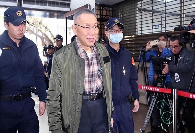 郝龙斌拒绝点评柯文哲案：一句落井下石不厚道，道尽政治人情冷暖
前台北市长郝龙斌最