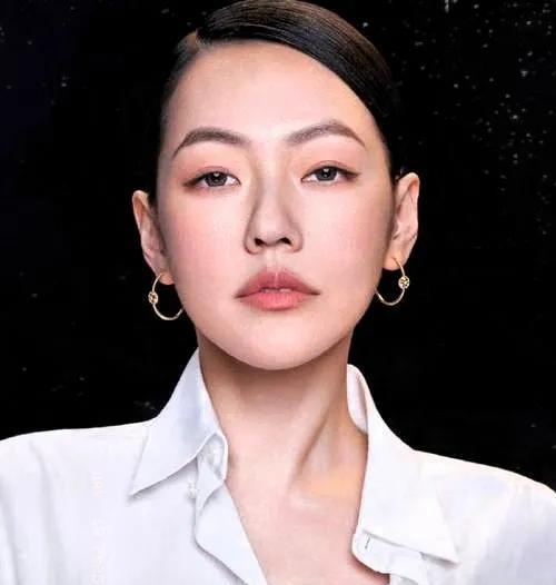 姐妹，我的大S。
我写这篇文章的时候，心好痛。我不知道该怎么形容这种感觉。 你走