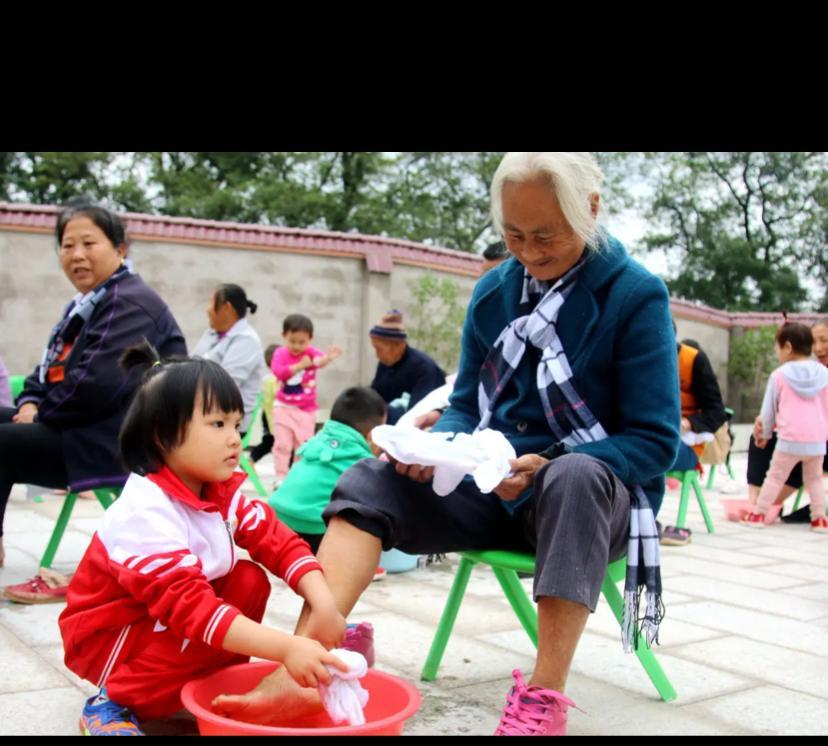在“让座”这件事情上，发现年龄越大越主动让座，年龄越小越没有主动让座的，这是不是