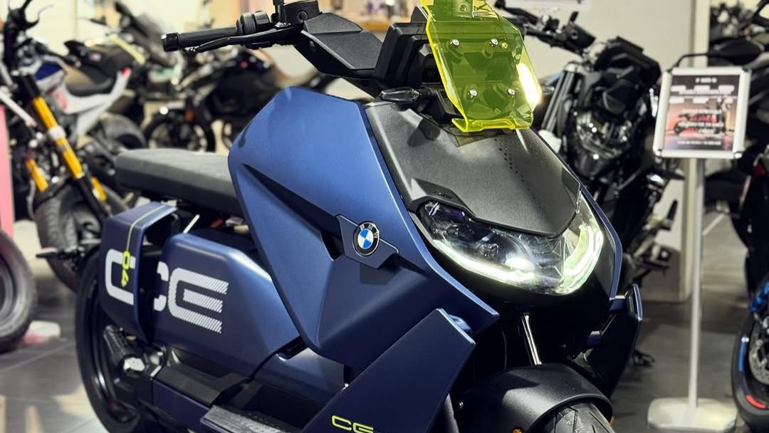 电动踏板宝马CE 04