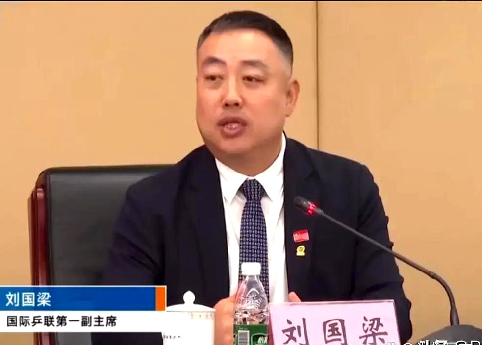 谣言这东西，比病毒传播速度都快。这不，关于那位的事儿，境外网站一传，国内立马就炸