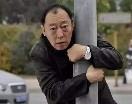 2008年，高希希筹拍《新三国》，他邀请老戏骨倪大红演司马懿，倪大红震怒：“不好