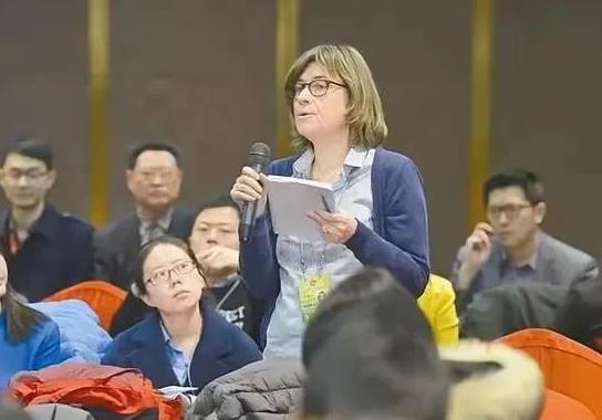 德国媒体炸锅了，中国骨气太惊人！
没想到，德国媒体说，在中国街头采访，普遍都表示