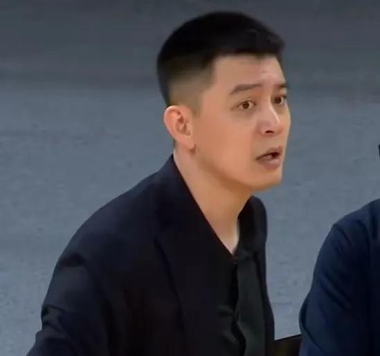 辽篮在放掉两个客场之后，球迷们都想知道这第三场他应该怎么打。我们都希望杨鸣指导能
