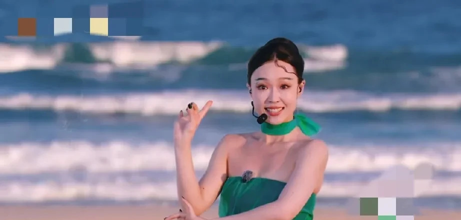 管乐乘风舞台身材惊艳











万万没想到，喜剧演员管乐的身材竟然这