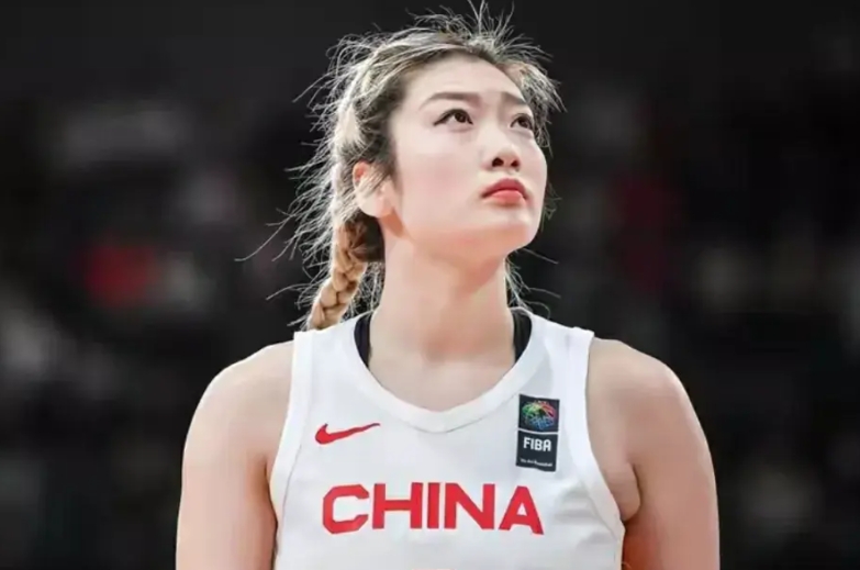 宫鲁鸣立威先拿李梦开刀，宫鲁鸣能赌对吗？
宫鲁鸣官宣：：“李梦因个人原因长期缺训