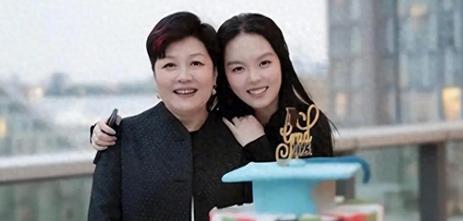 李咏也没想到，自己离世8年后，23岁的女儿就走上一条“不归路”。
2023 年 