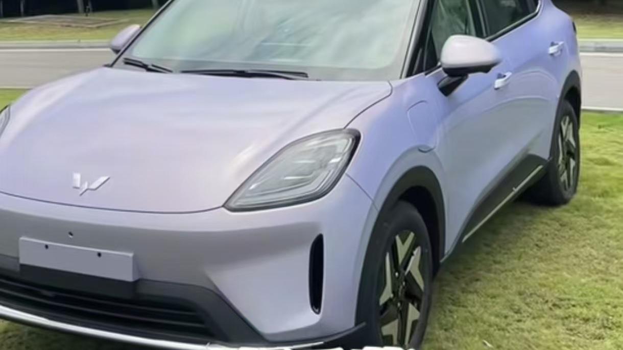 五菱缤果S预售6.88万元起，外观很漂亮，适合女生的纯电小车