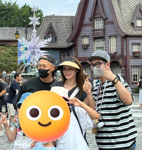 张馨月是个幸福的女人！林峯开完演唱会就陪她和女儿，这次是约上了陈浩民父女一同去迪