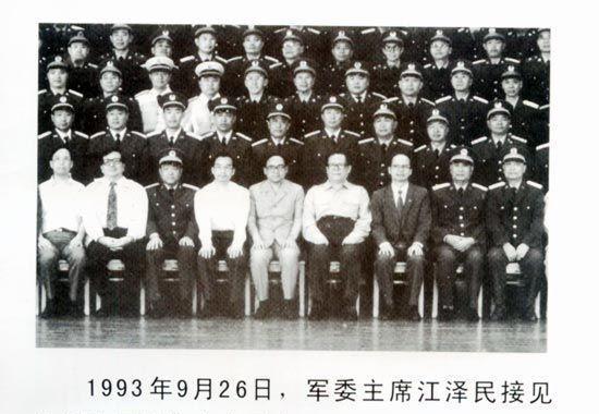 1988年，海军将领陈伟文在南海击毁越南三艘战舰，收复9座岛礁，将我国领海延伸了