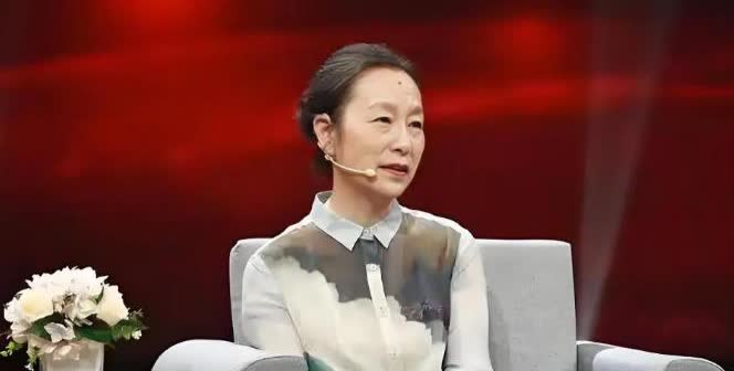 自己在娱乐圈风生水起，让丈夫背负“骂名”31年，为什么真相在多年后被揭开？

