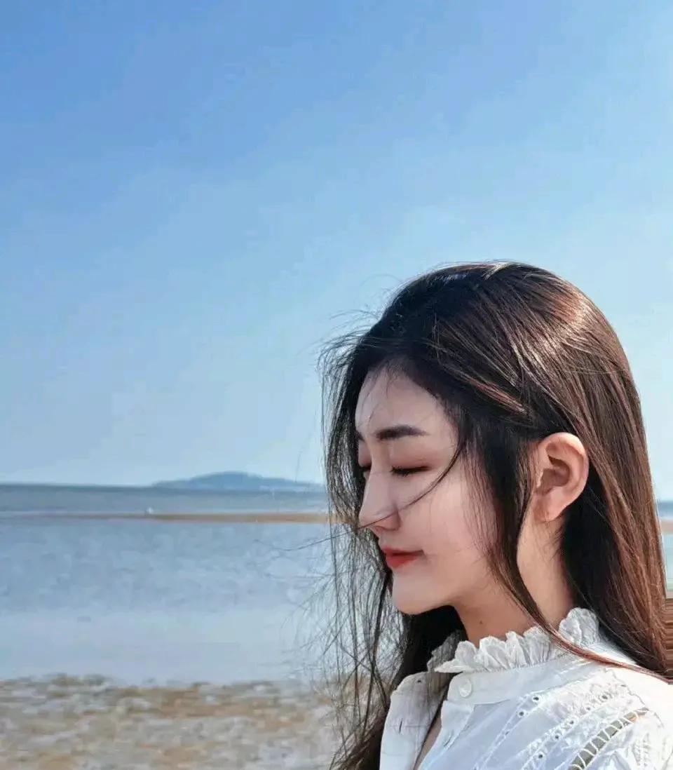 陈梦哪哪都好，
就是这一点太让人接受不了，
陈梦为人处世太谦逊，
不懂得发挥自己